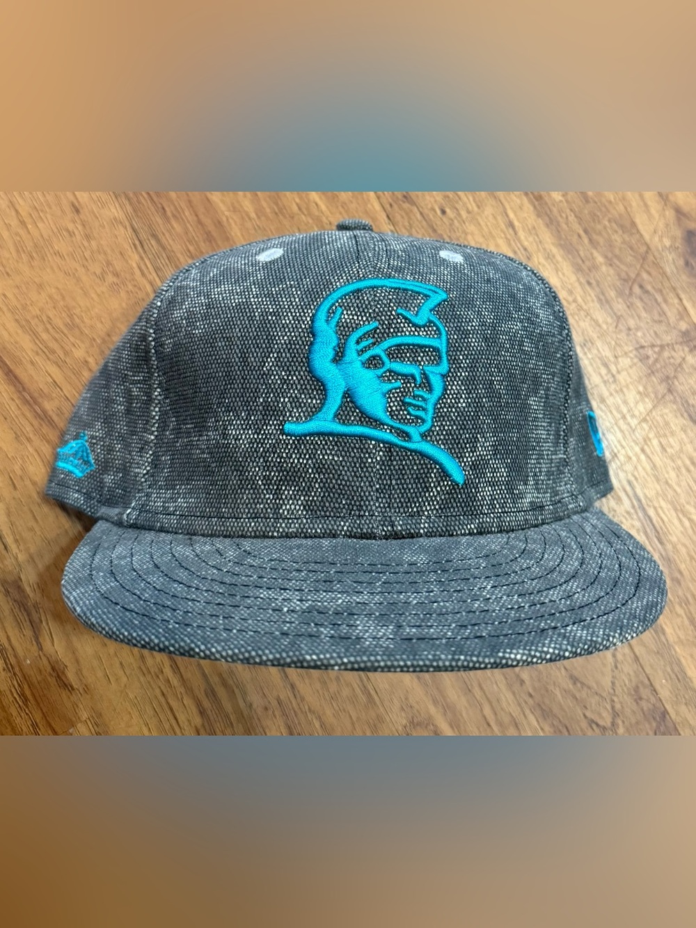 Fitted Hawai’i New Era King Kamehameha Hat Cap 7 5/8 Denim Satin Weapons Rare
